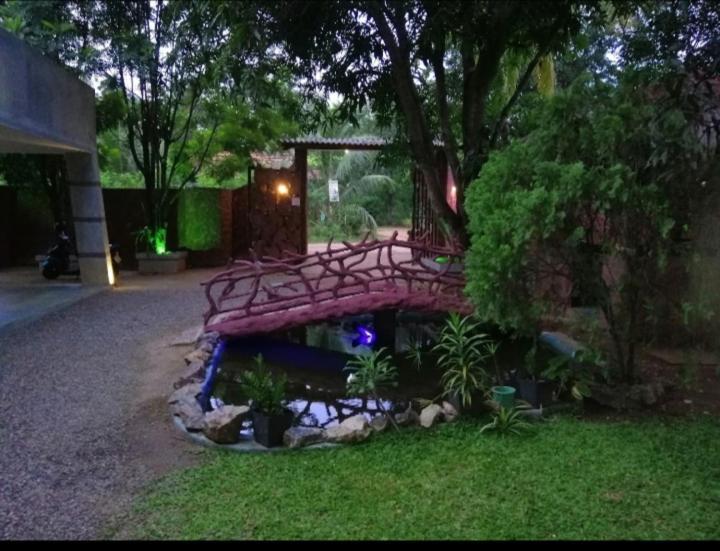 Induwara Safari Resort Uda Walawe Extérieur photo