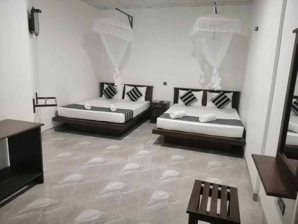 Induwara Safari Resort Uda Walawe Extérieur photo
