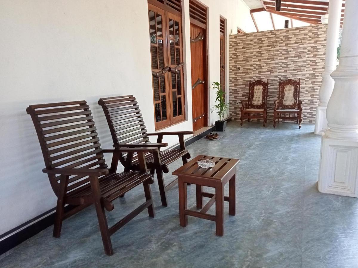 Induwara Safari Resort Uda Walawe Extérieur photo