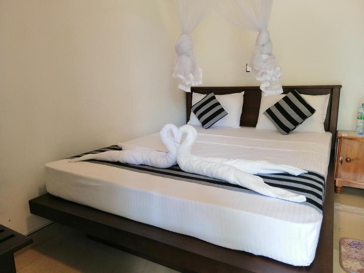 Induwara Safari Resort Uda Walawe Extérieur photo