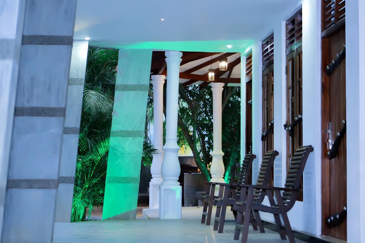 Induwara Safari Resort Uda Walawe Extérieur photo