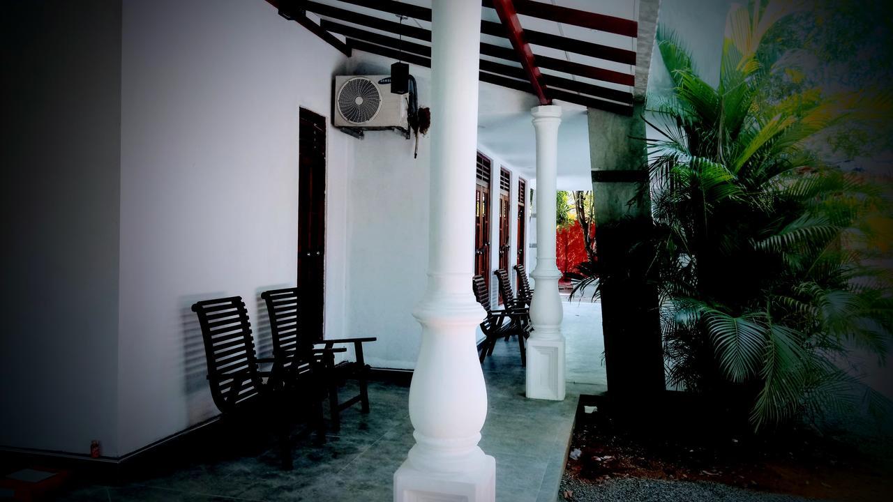 Induwara Safari Resort Uda Walawe Extérieur photo