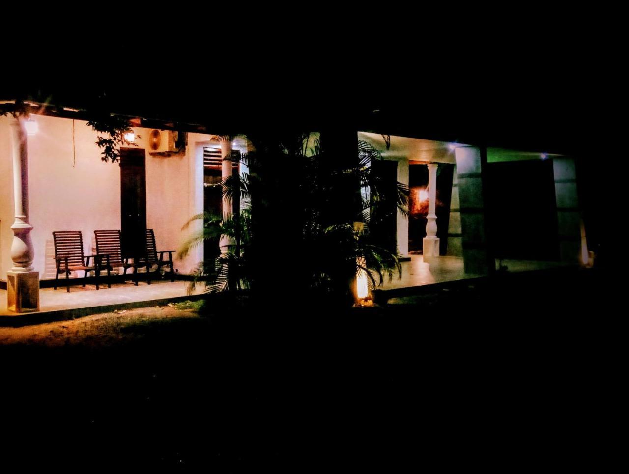 Induwara Safari Resort Uda Walawe Extérieur photo