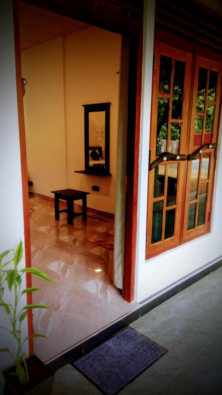 Induwara Safari Resort Uda Walawe Extérieur photo