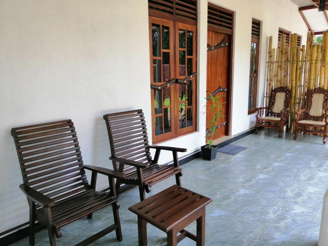 Induwara Safari Resort Uda Walawe Extérieur photo