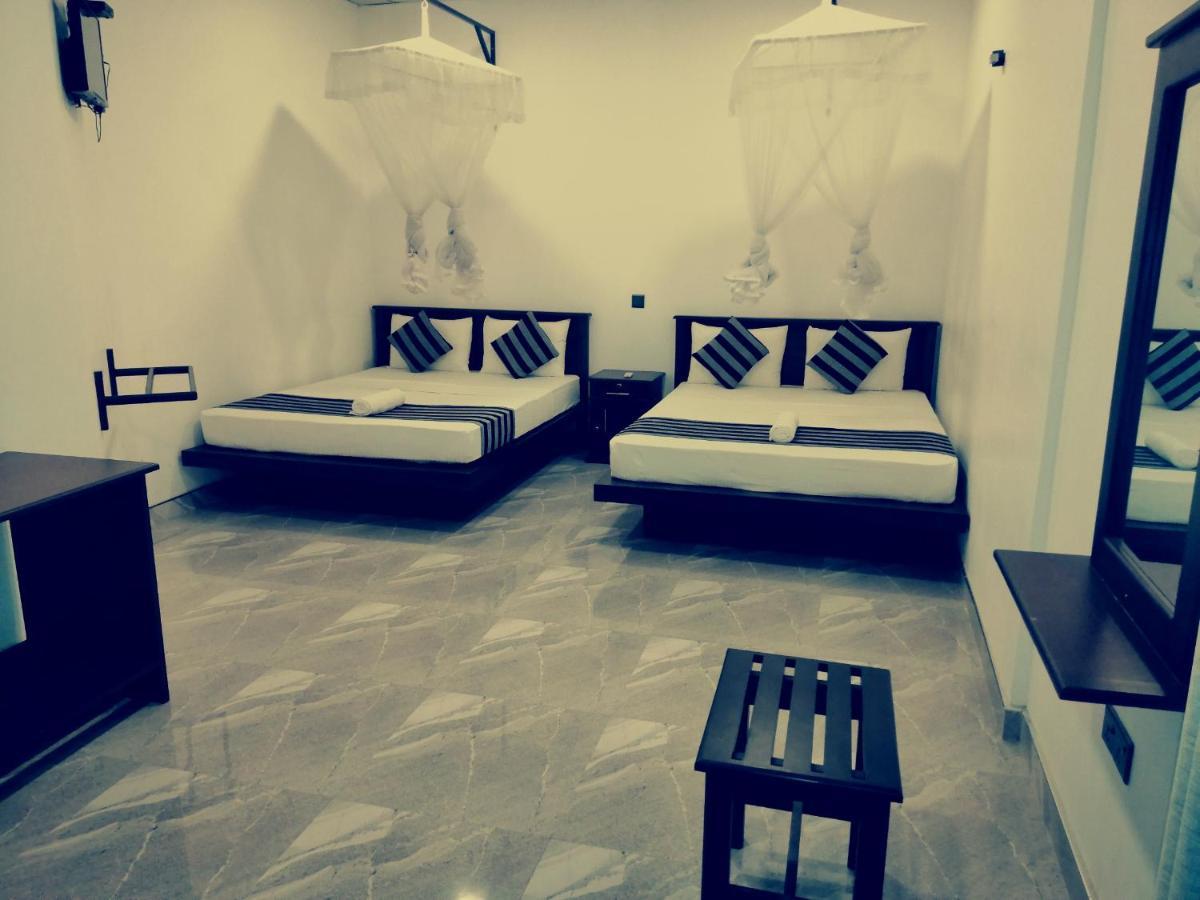 Induwara Safari Resort Uda Walawe Extérieur photo